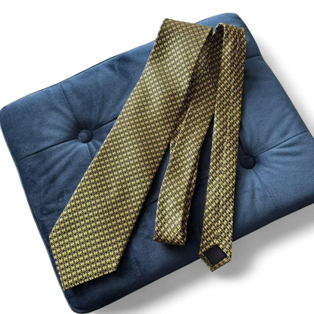 HUGO BOSS 100% Silk Designer Men’s Wide Neck Tie | Gold & Black | Excellent NWOT